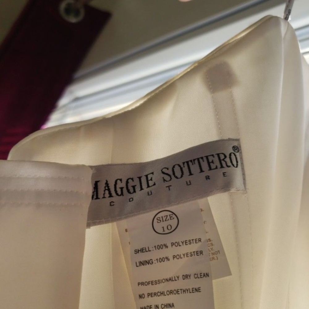 Maggie Sottero Primrose Ivory Strapless Wedding Gown Size 10 Bustle - Picture 7 of 7